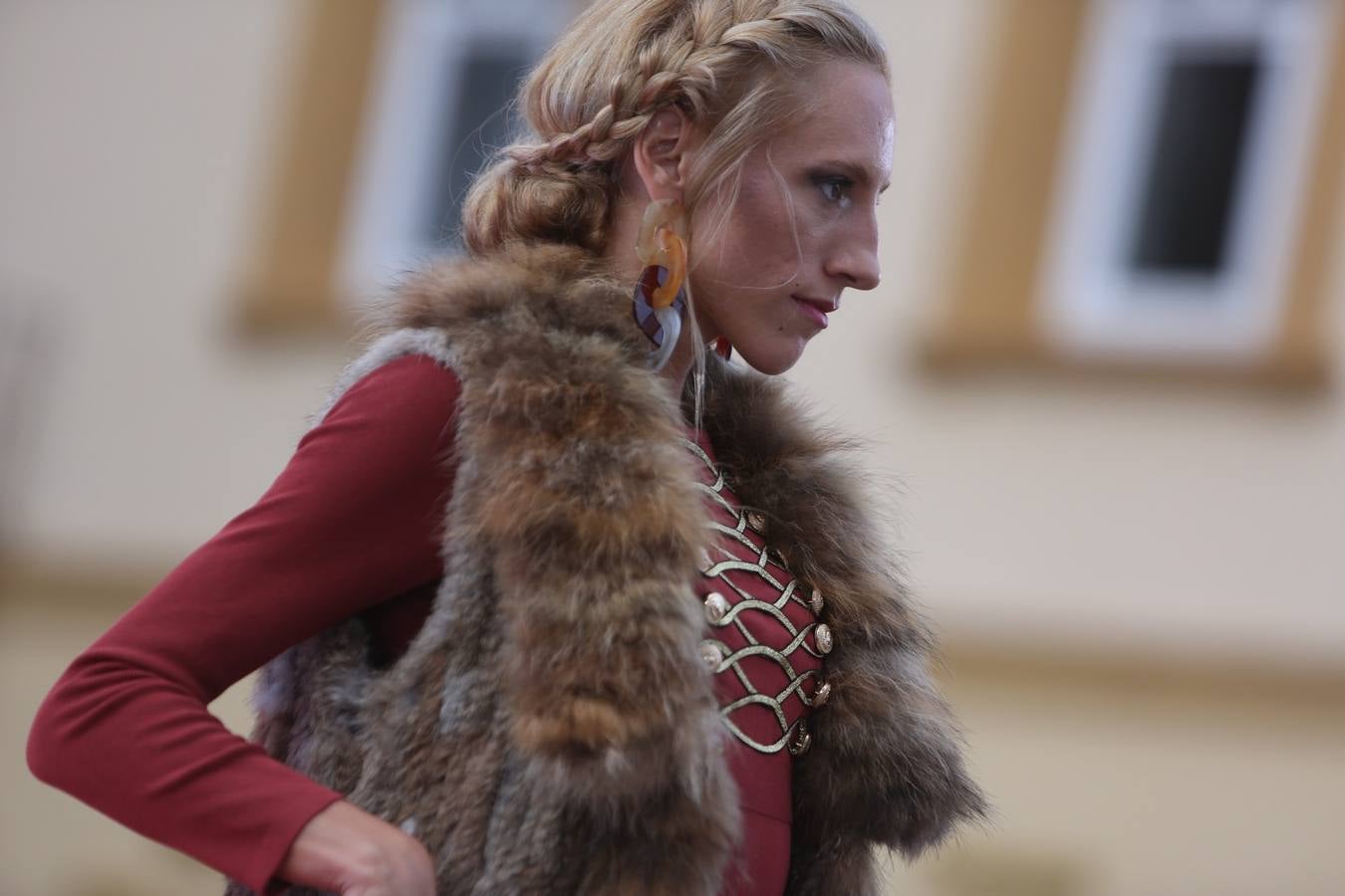 Fotos: Pasarela de moda en la Plaza de la Catedral de Cádiz