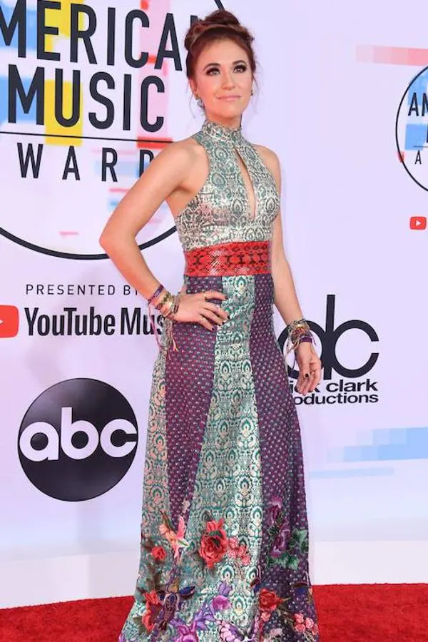 La alfombra roja de los American Music Awards, en imágenes
