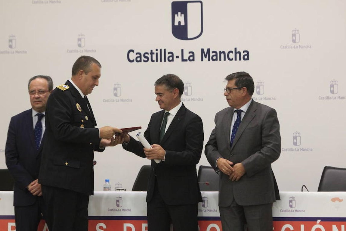 Entrega de placas y medallas de Protección Civil en Toledo