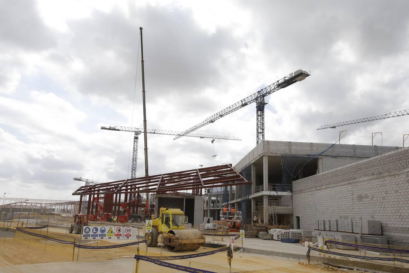 Así van las obras del centro comercial Palmas Altas en Sevilla