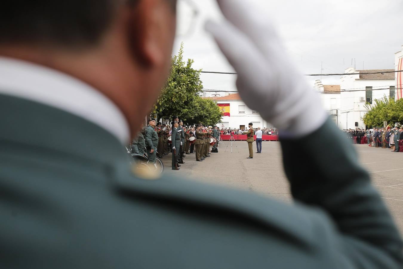 El homenaje a los caídos de la Guardia Civil y el desfile del día de la patrona, en imágenes