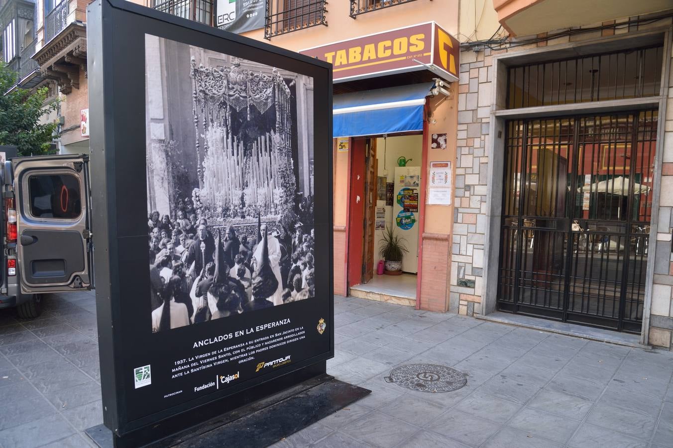 Galería de la exposición fotográfica de la Esperanza de Triana