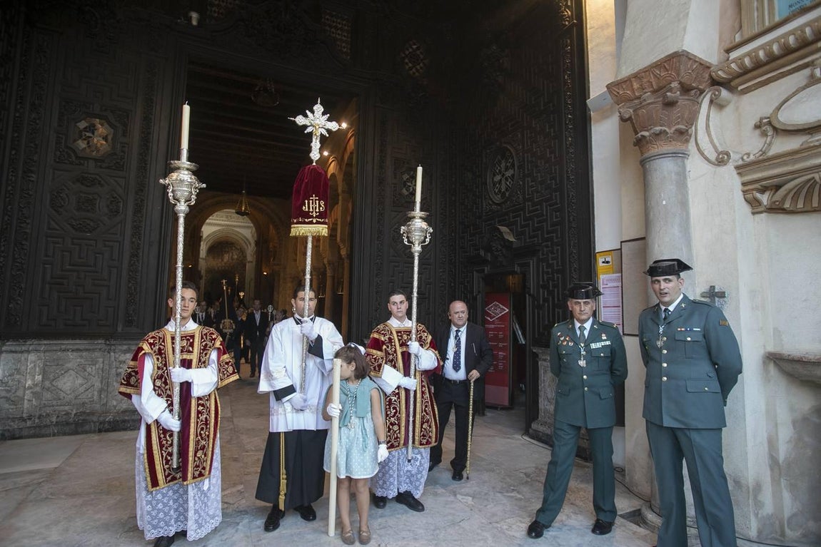 La procesión extraordinaria del Señor de la Humildad y Paciencia, en imágenes