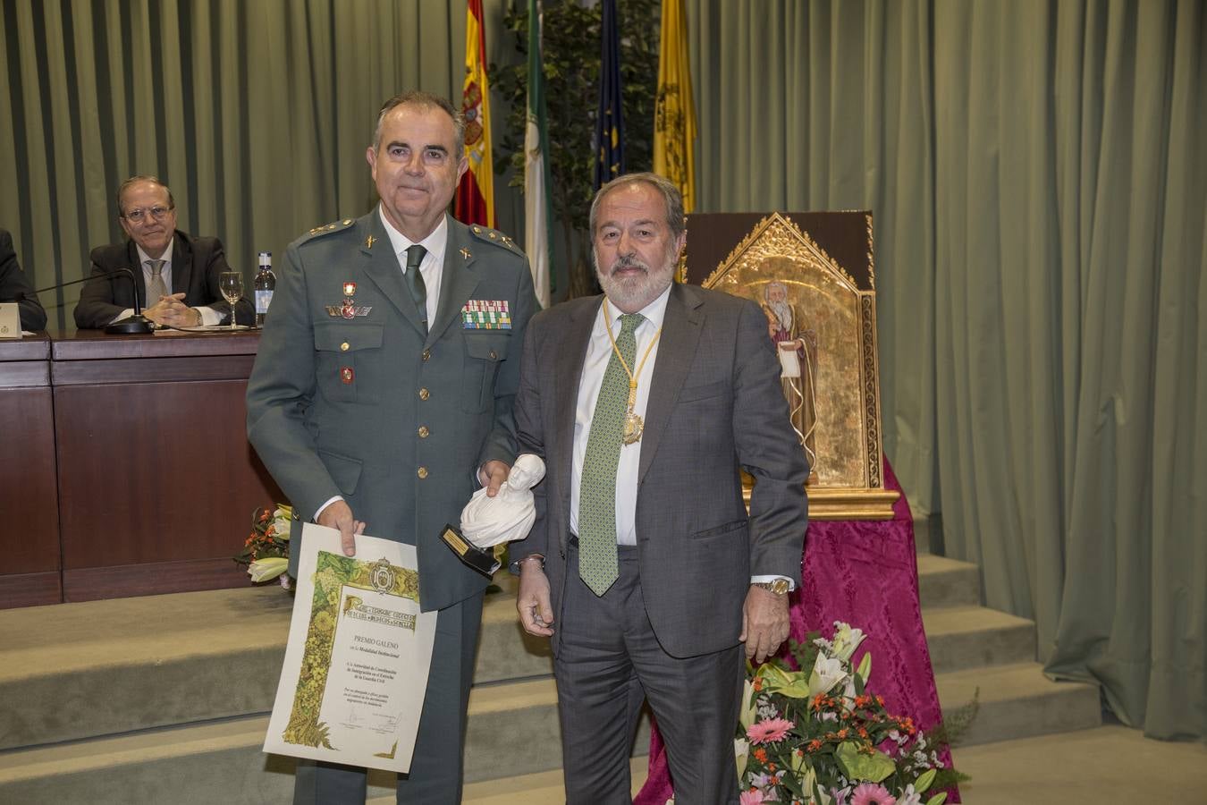 En imágenes, la conmemoración de San Lucas en el Colegio de Médicos de Sevilla