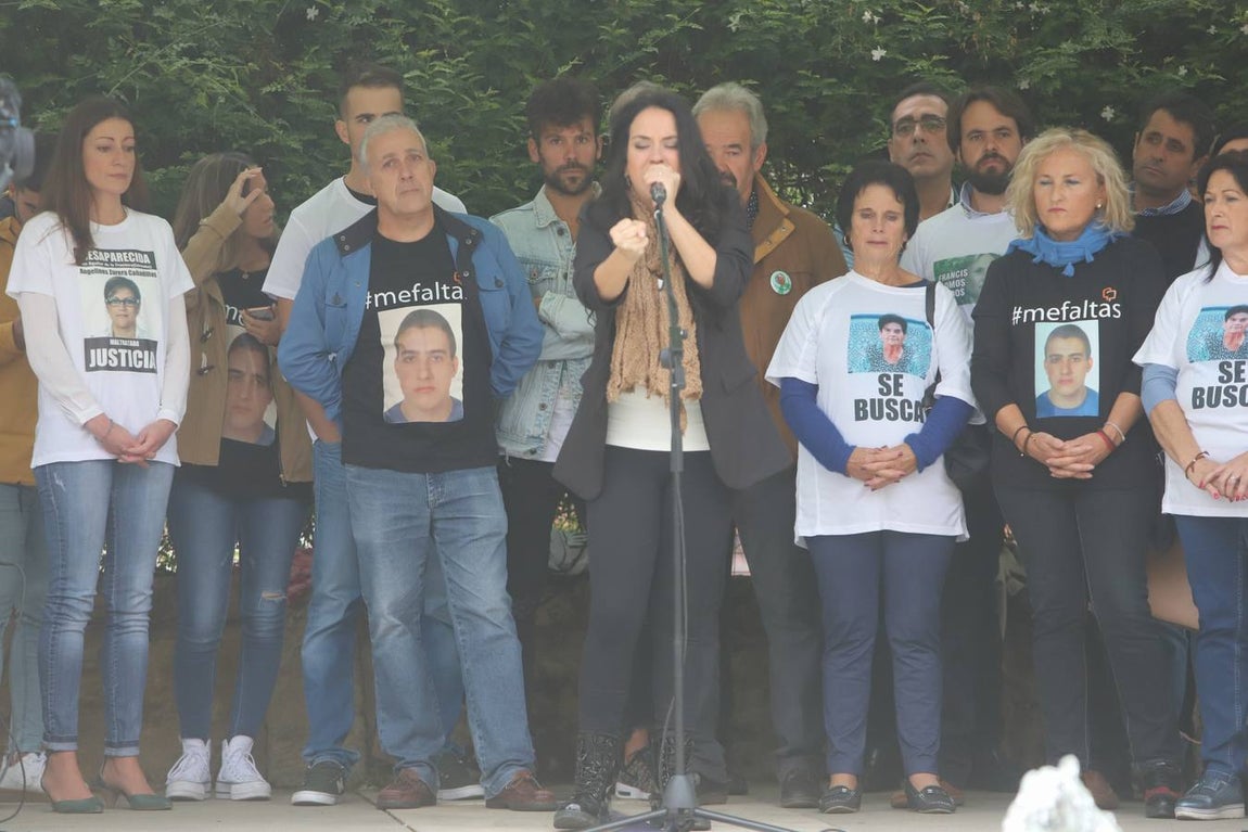 La concentración por el desaparecido Paco Molina, en imágenes