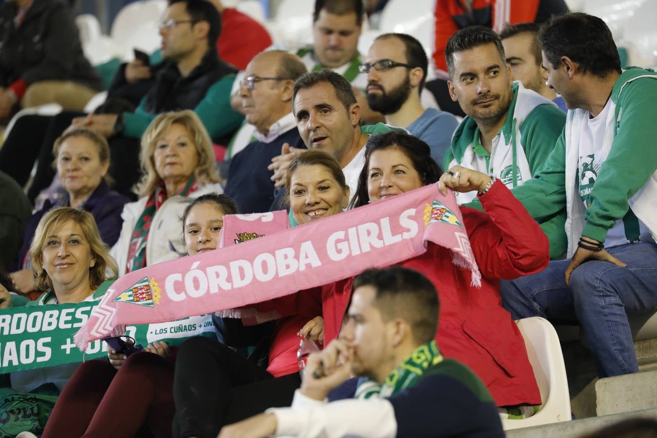 La grada del Córdoba-Deportivo, en imágenes