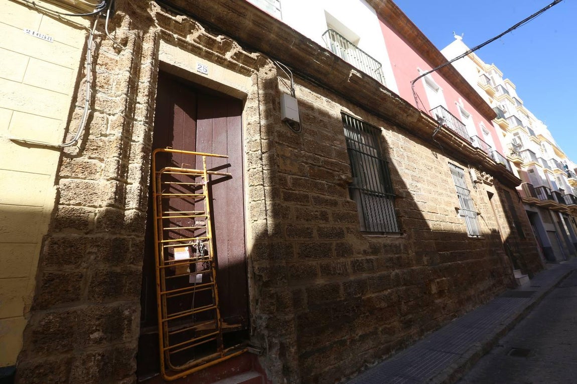 FOTOS: Un recorrido por las fincas de infravivienda en Cádiz