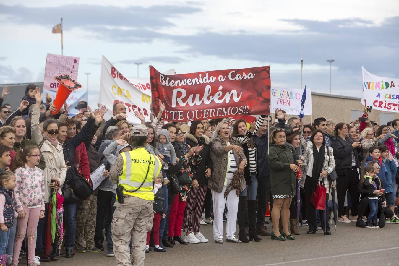 FOTOS: Emotiva llegada de la fragata Numancia a la base de Rota