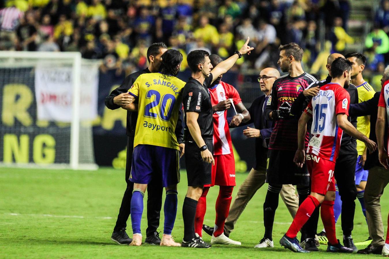 (FOTOS): Las imágenes del Cádiz CF-Sporting