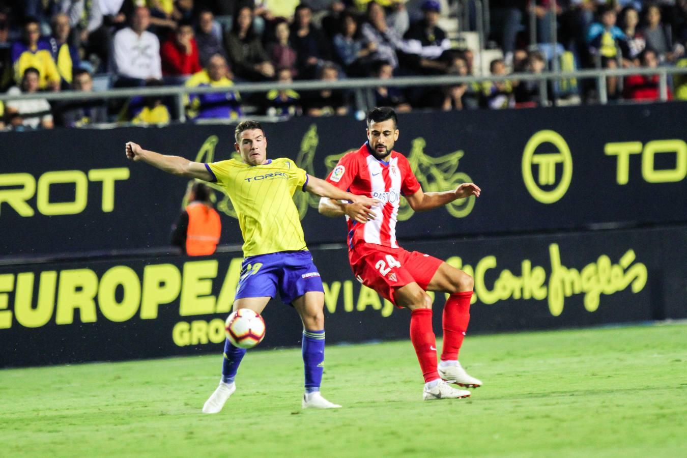 (FOTOS): Las imágenes del Cádiz CF-Sporting