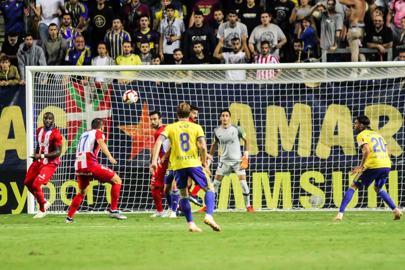 (FOTOS): Las imágenes del Cádiz CF-Sporting