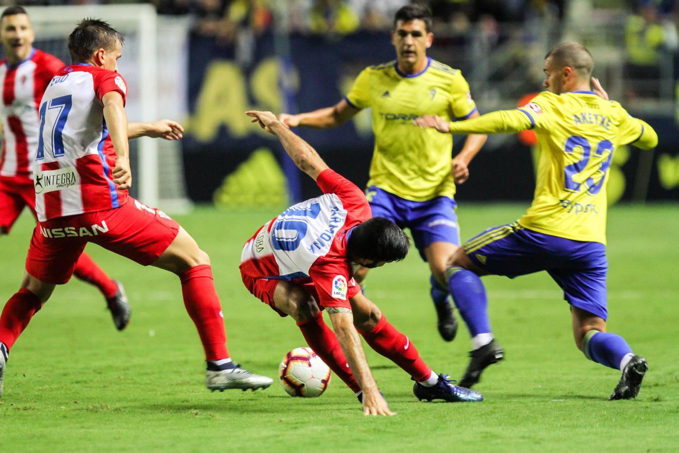 (FOTOS): Las imágenes del Cádiz CF-Sporting