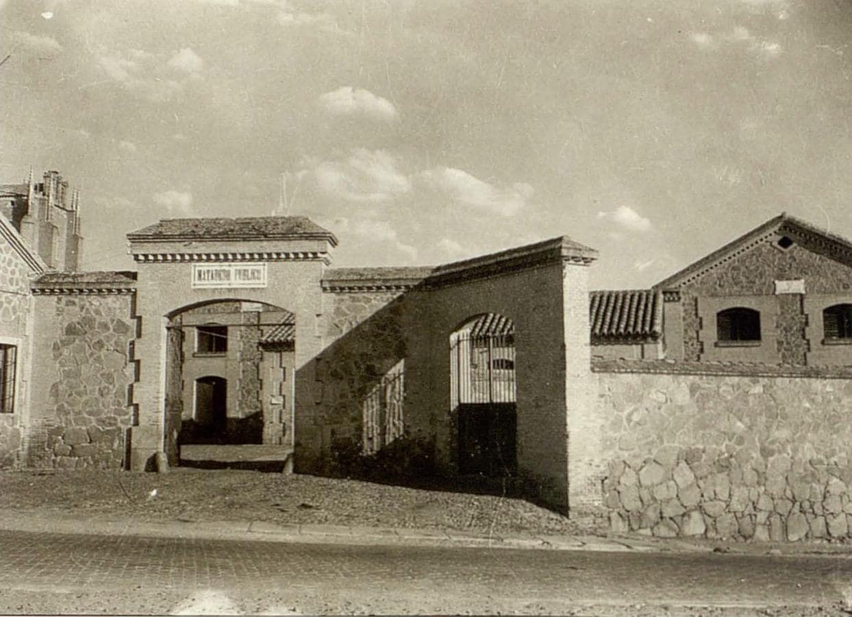Entrada al Matadero hacia 1930. Fotografía Rodríguez. 