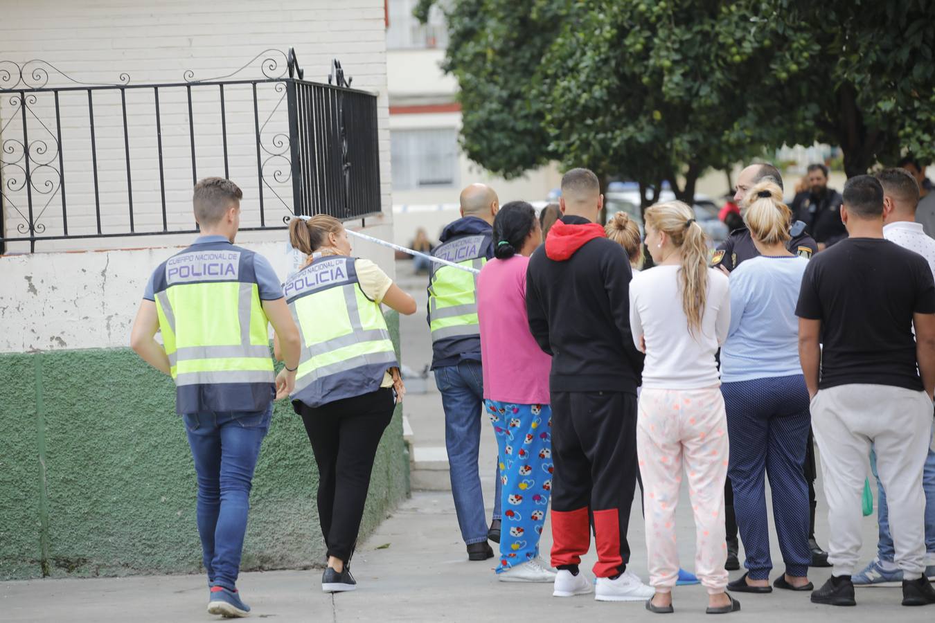 En imágenes, una mujer muere apuñalada en Los Pajaritos de Sevilla