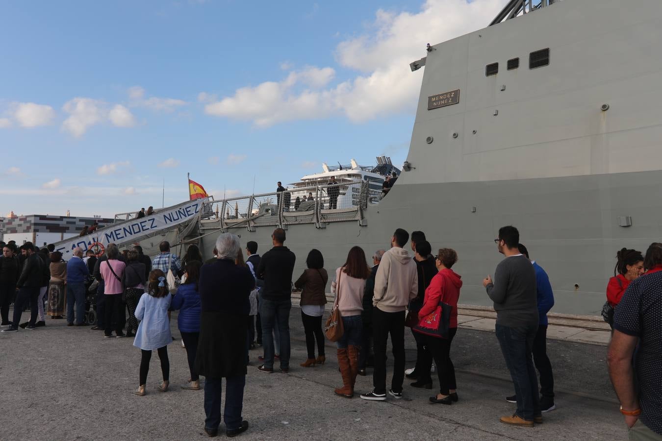 Jornada de puertas abiertas de la fragata Méndez Núñez