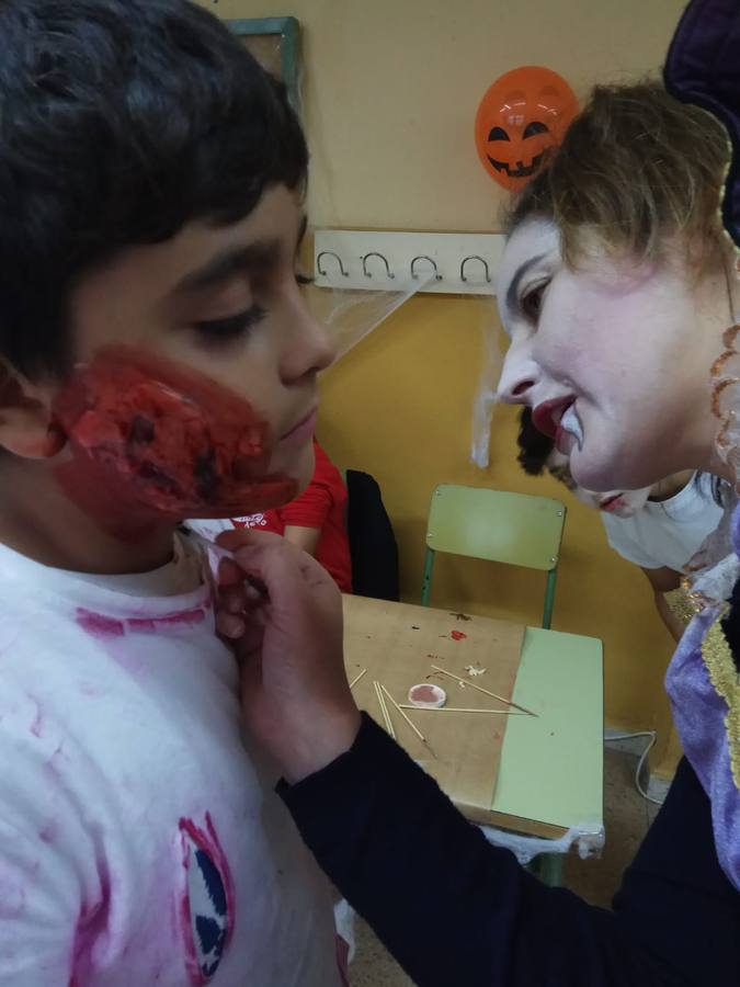 Fotos: Tosantos y Halloween en los colegios de Cádiz