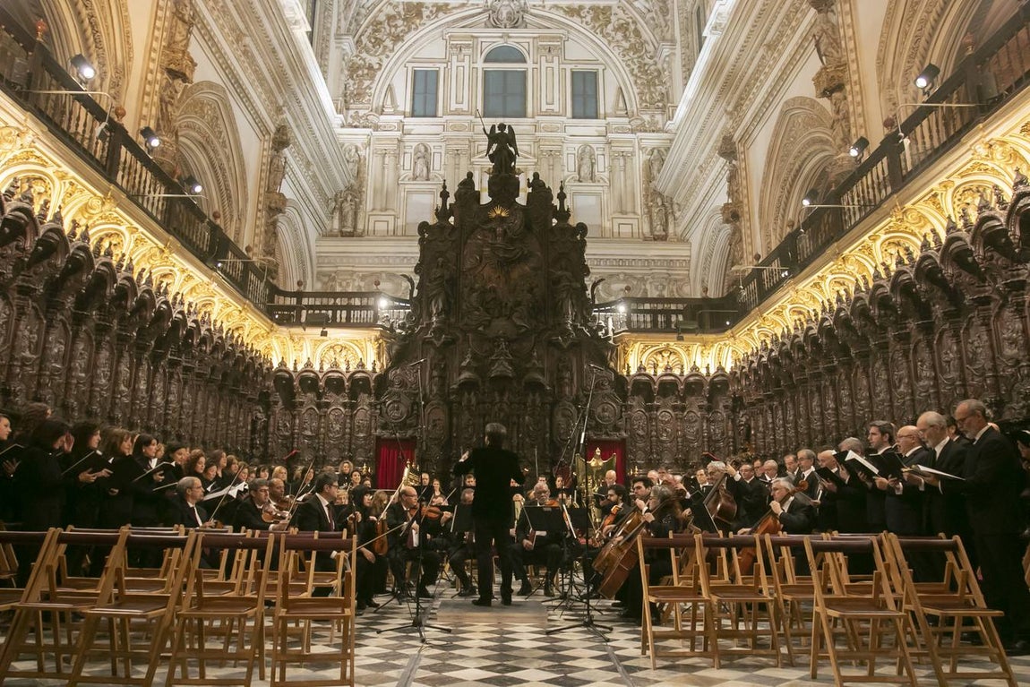 La misa de Réquiem en la Catedral de Córdoba, en imágenes