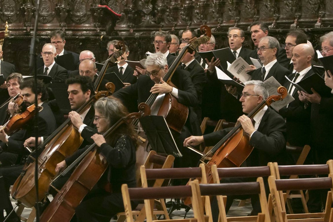 La misa de Réquiem en la Catedral de Córdoba, en imágenes