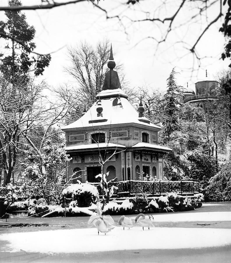 16.. La Casita del Pescador, un día de nevada en Madrid en 1940