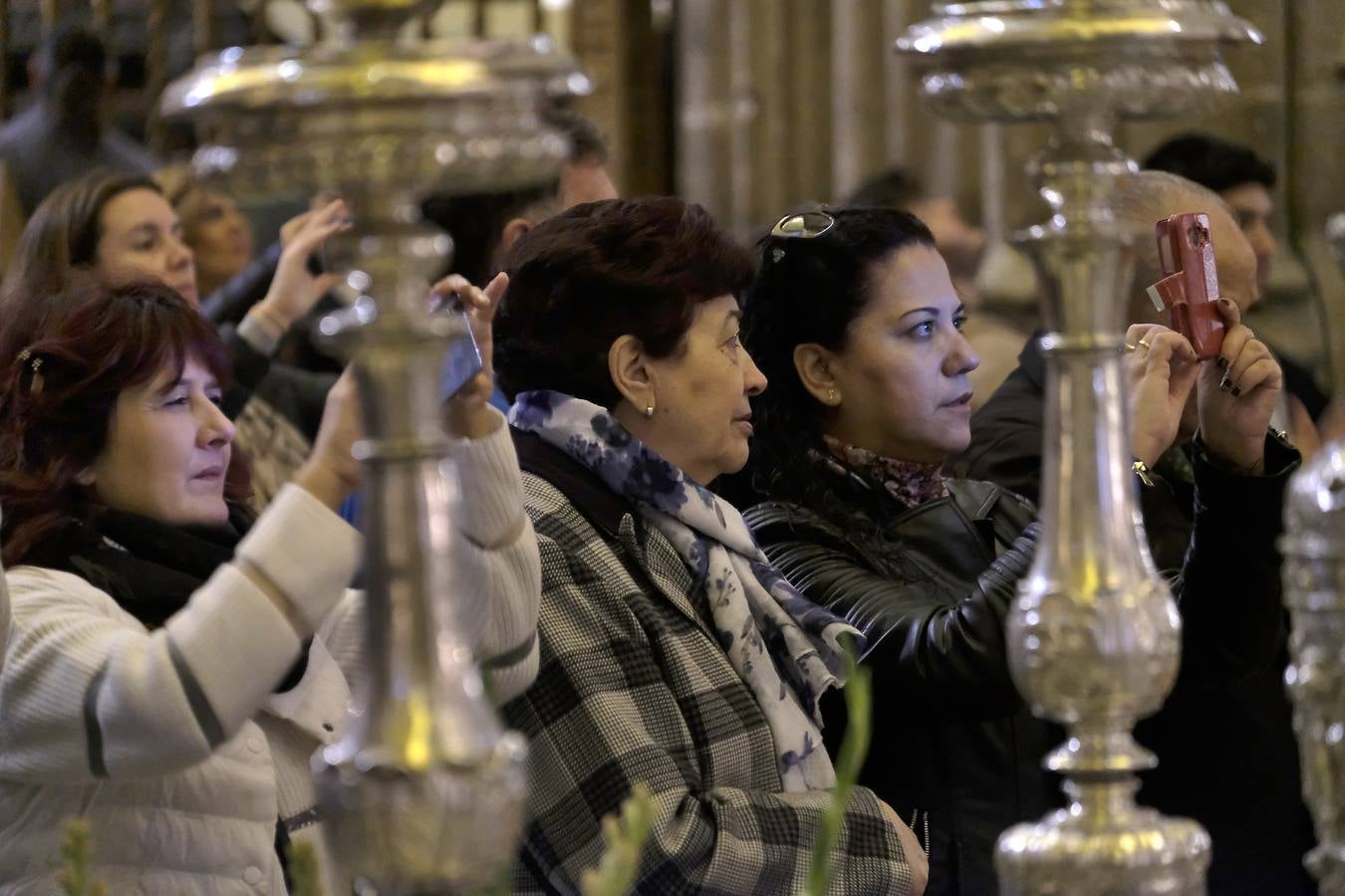 En imágenes, la Esperanza de Triana en el Altar del Jubileo de la Catedral