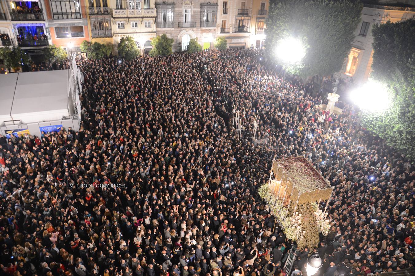 Galería de detalles de la procesión a la Catedral de la Esperan de Triana