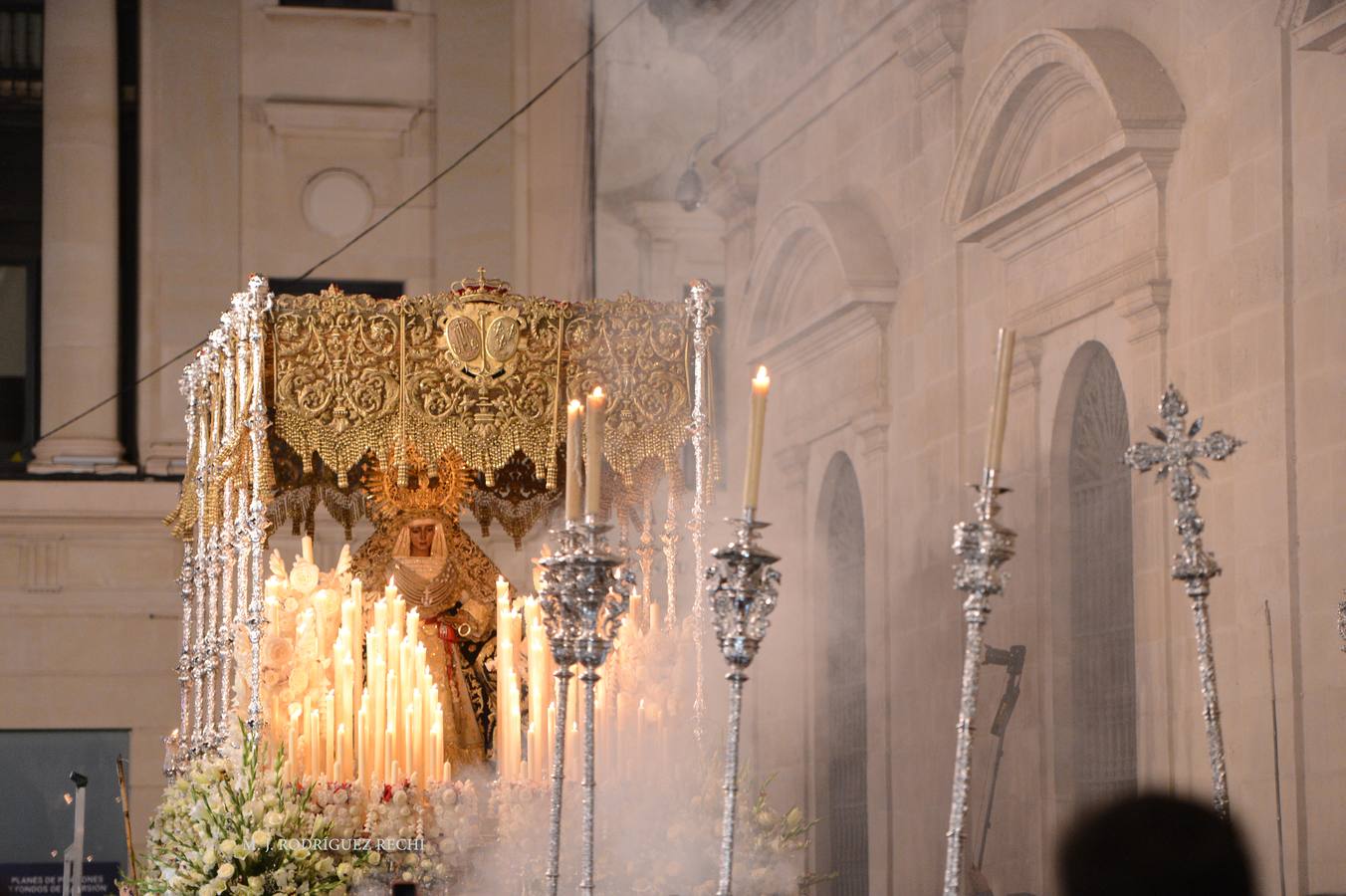 Galería de detalles de la procesión a la Catedral de la Esperan de Triana