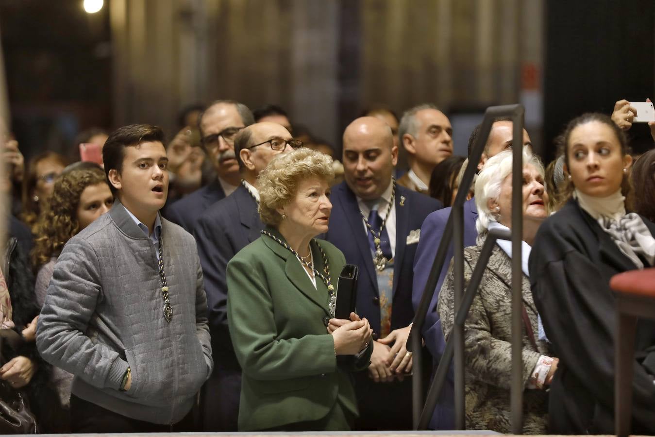 En imágenes: misa por el VI centenario de la Esperanza de Triana en la Catedral de Sevilla