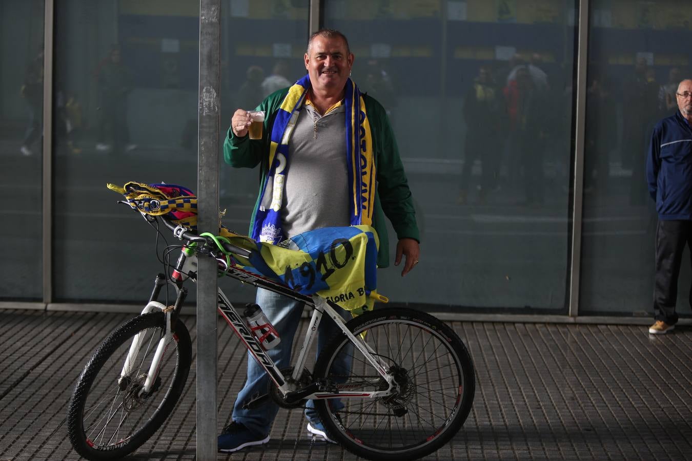 Fotos: Búscate en el Cádiz CF-Elche en Carranza