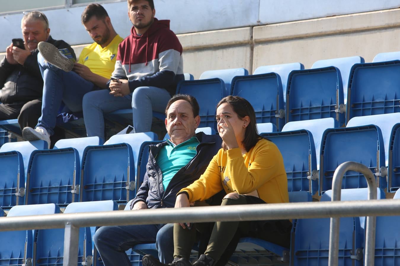 Fotos: Búscate en el Cádiz CF-Elche en Carranza