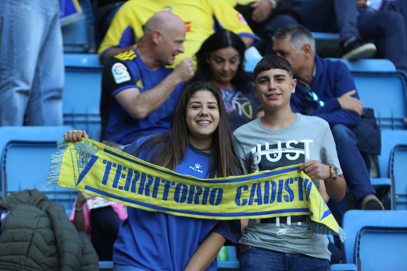 Fotos: Búscate en el Cádiz CF-Elche en Carranza