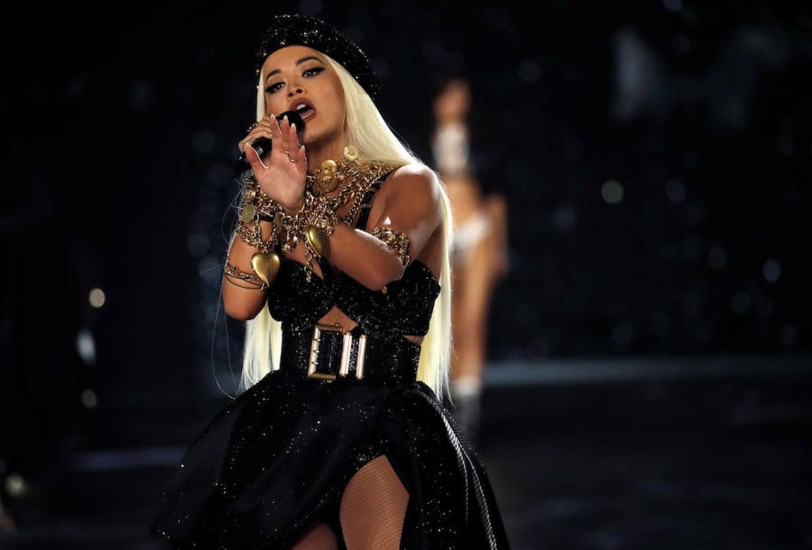 El desfile Woman's Secret 2018, en imágenes. Rita Ora durante su actuación