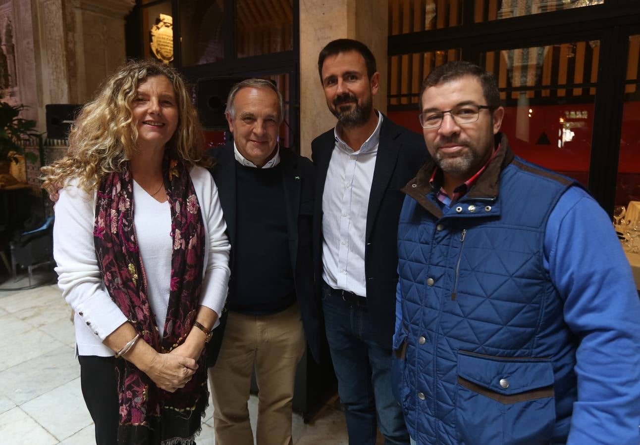 Maripaz Núñez, Vicente Fernández, Miguel Ganuza y Miguel Ángel López. 