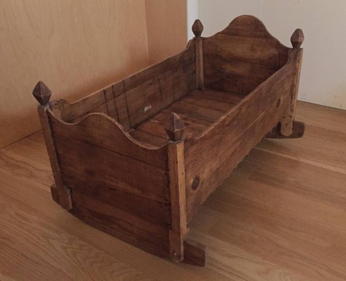 9.. Una cuna de finales del siglo XVIII.