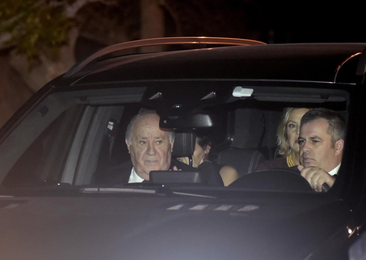 Amancio Ortega llegando a su club. 