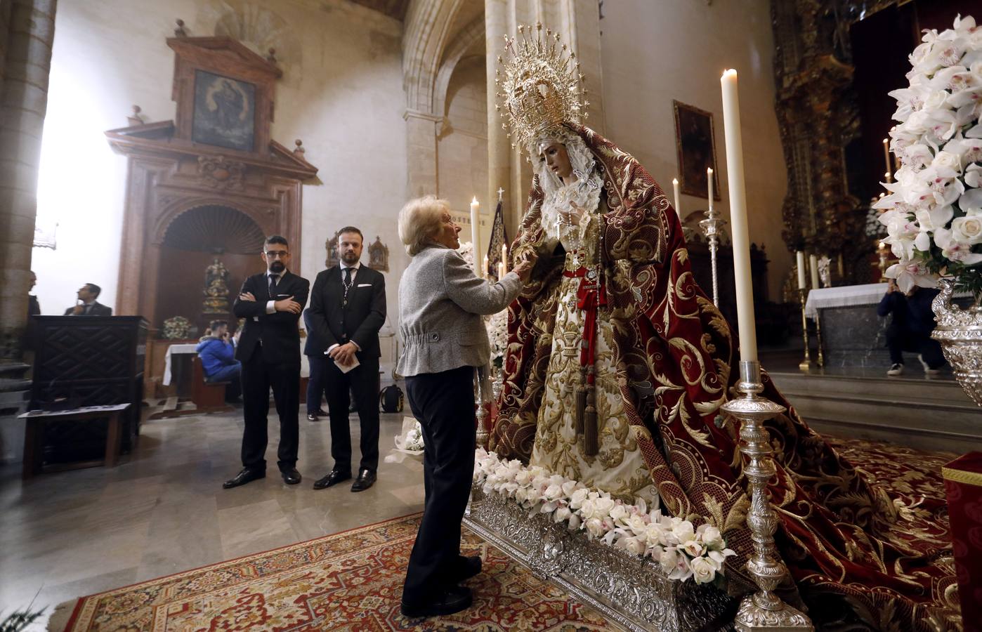 El besamanos a la Reina de los Santos Mártires, en imágenes