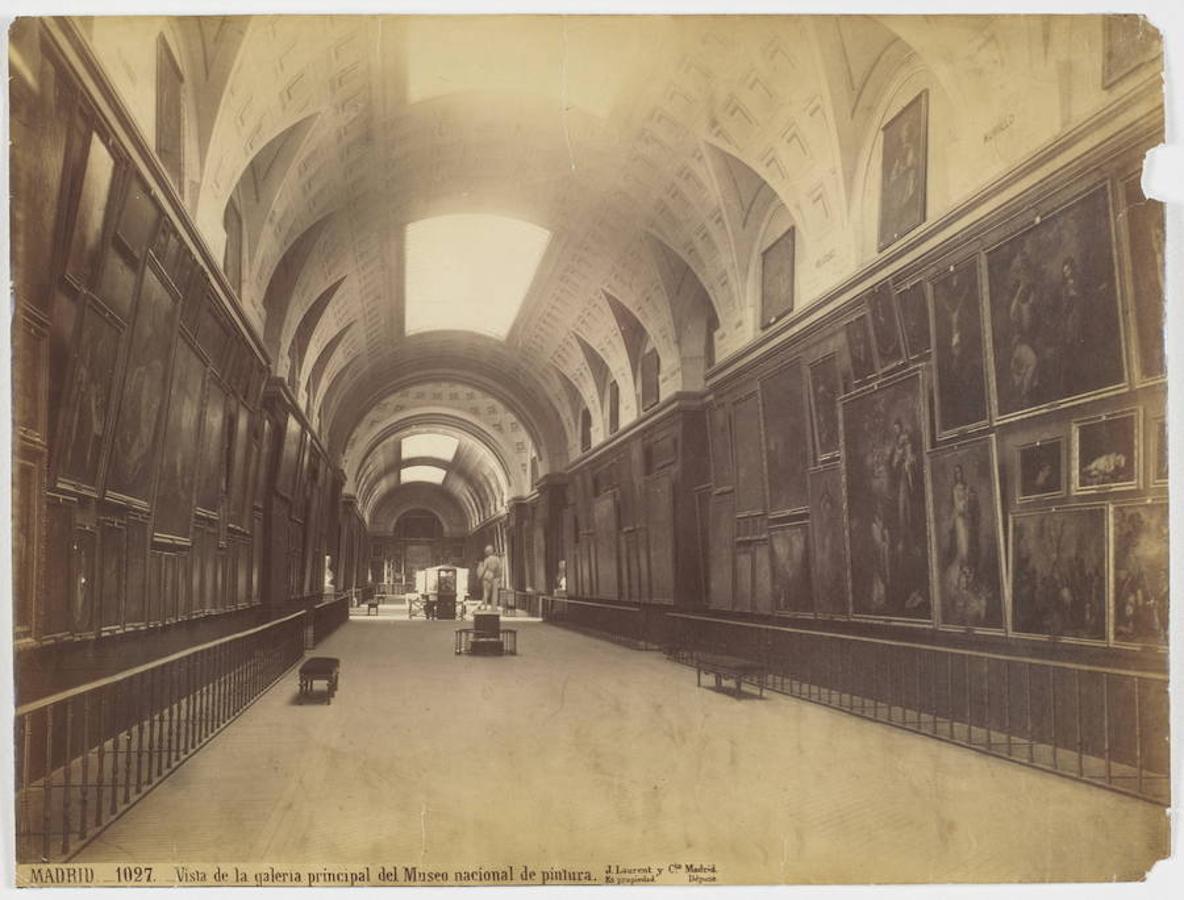 La galería principal, hacia 1872, fotografiada por Juan Laurent y Minier. 