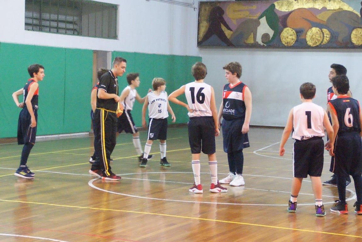 Las mejores imágenes del partido de baloncesto entre Claret &quot;A&quot; y San Patricio Soto &quot;A&quot;
