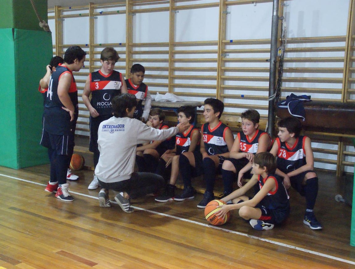 Las mejores imágenes del partido de baloncesto entre Claret &quot;A&quot; y San Patricio Soto &quot;A&quot;