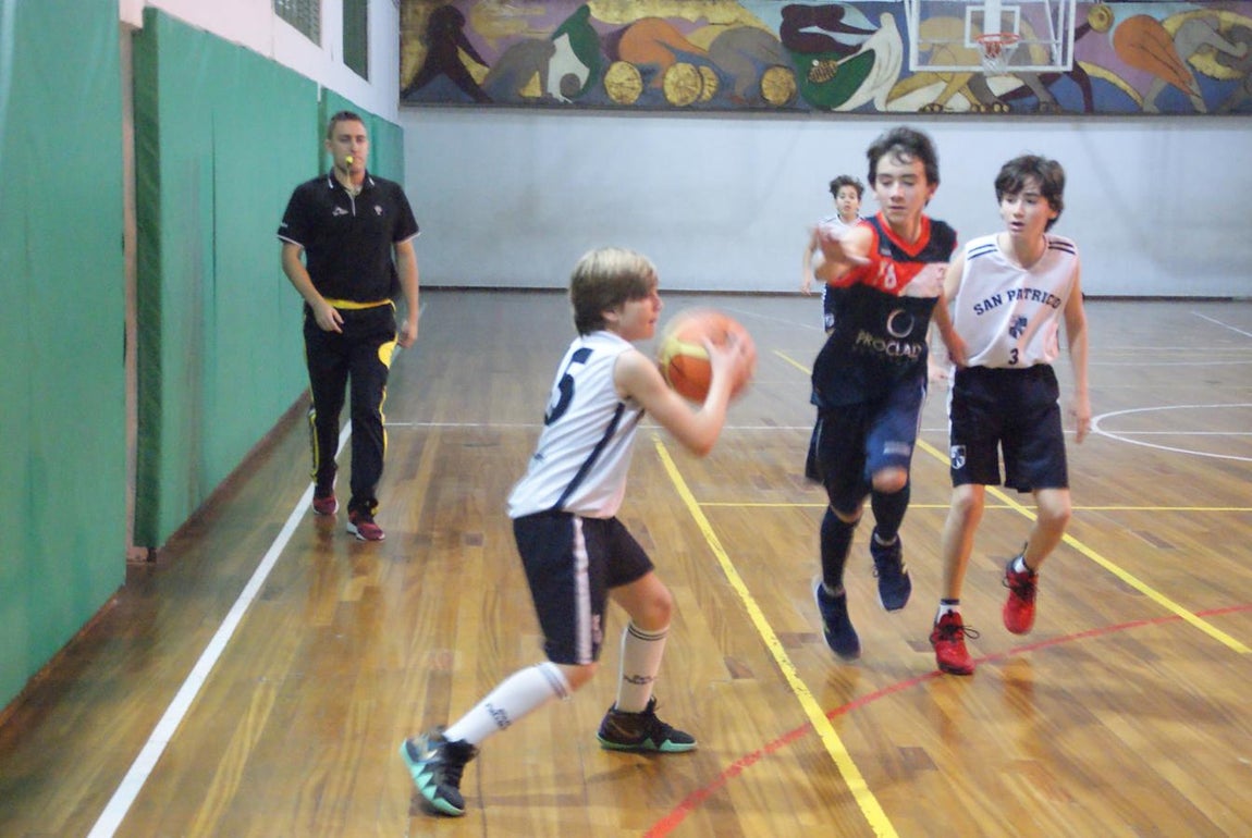 Las mejores imágenes del partido de baloncesto entre Claret &quot;A&quot; y San Patricio Soto &quot;A&quot;
