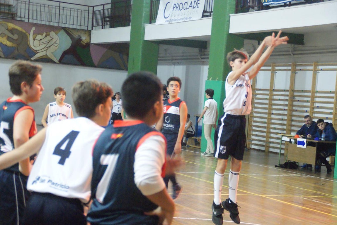 Las mejores imágenes del partido de baloncesto entre Claret &quot;A&quot; y San Patricio Soto &quot;A&quot;