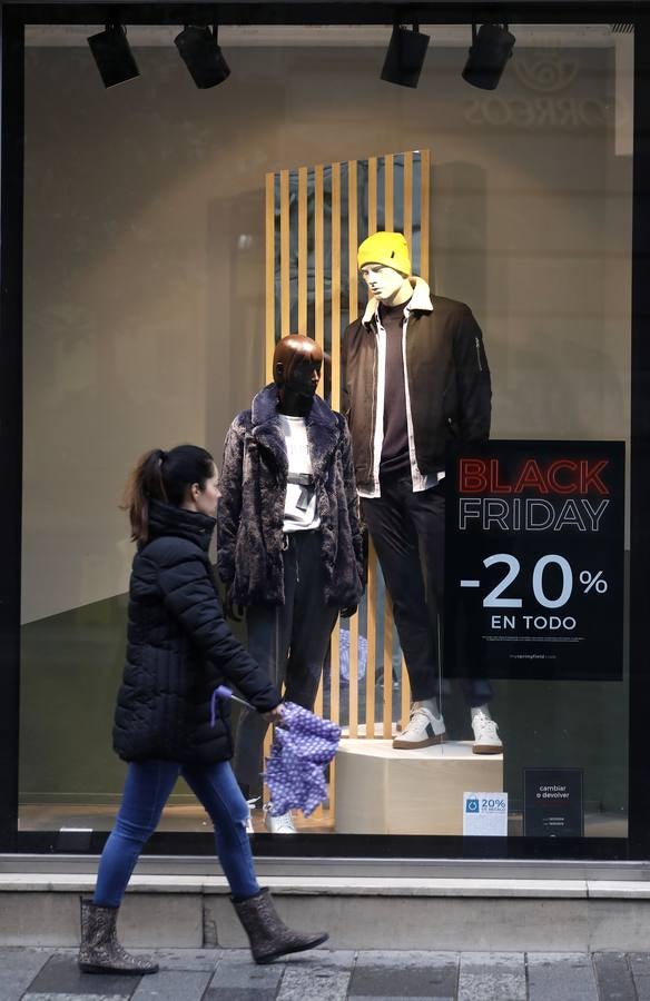 En imágenes, los preparativos en Córdoba para el «Black Friday»