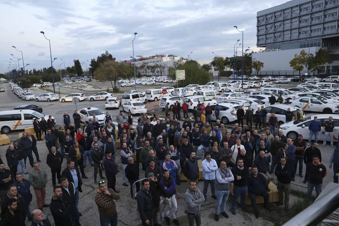 Los taxistas de Sevilla, en pie de guerra