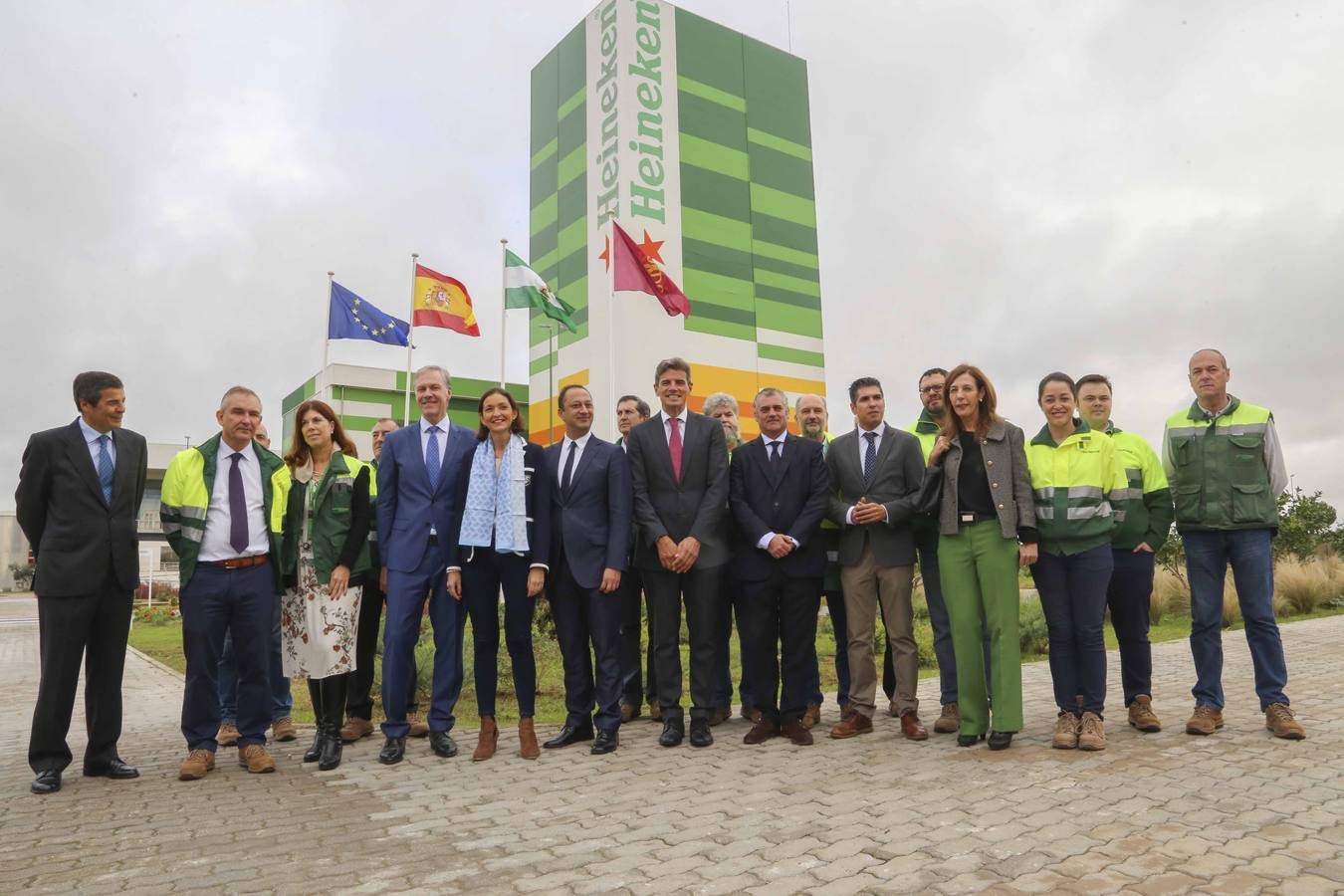 La visita de la ministra Maroto a la fábrica de Heineken, en imágenes