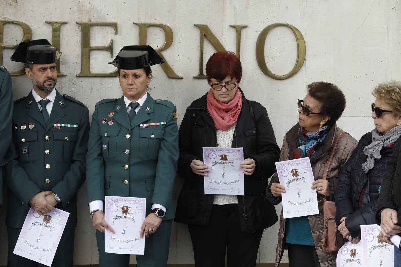 En imágenes, las instituciones de Córdoba protestan contra la violencia machista