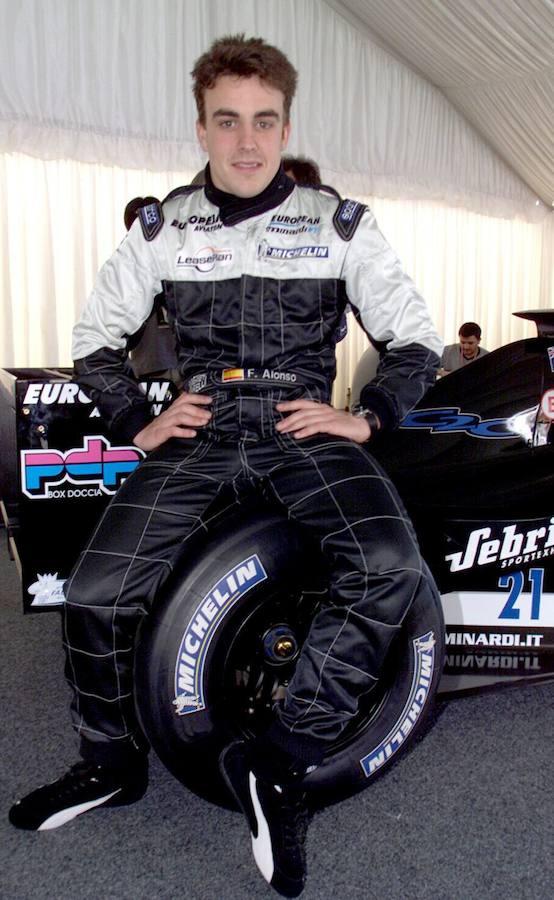 Debut en Minardi. Fernando Alonso debutó en la Fórmula 1 con Minardi en el añó 2001, cedido por Renault