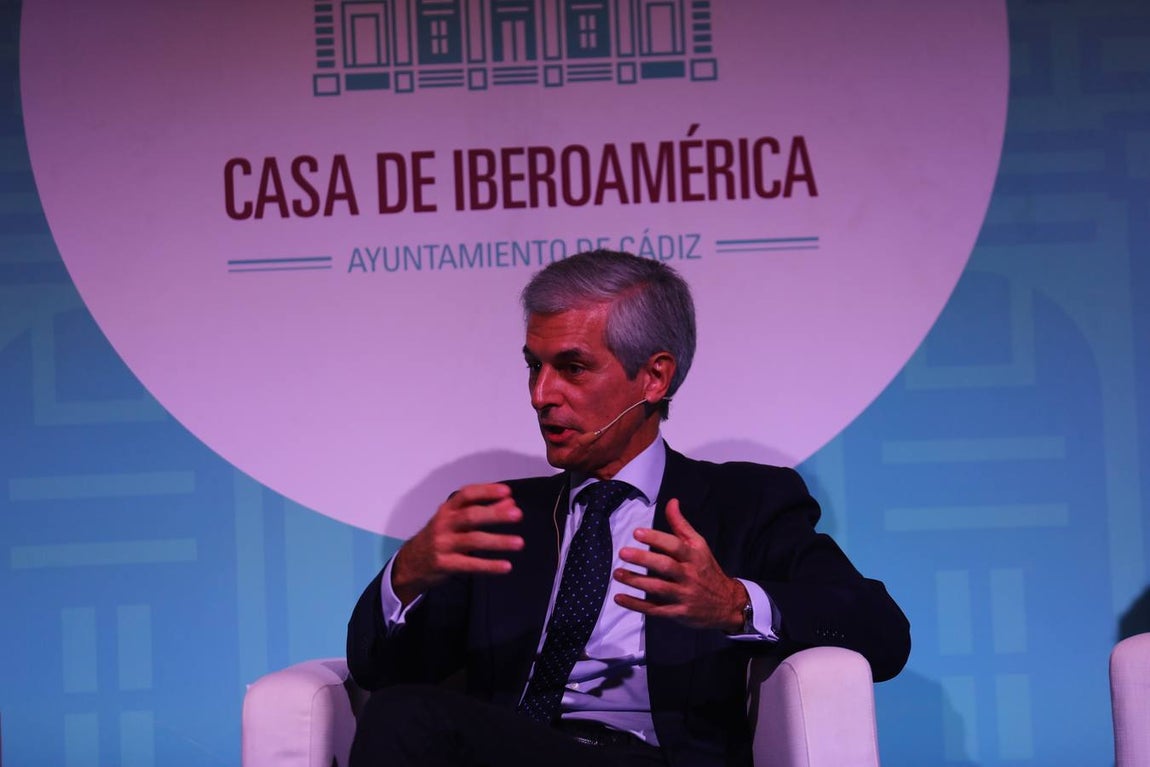 Adolfo Suárez Illana en las Tribunas populares con una charla coloquio en Cádiz