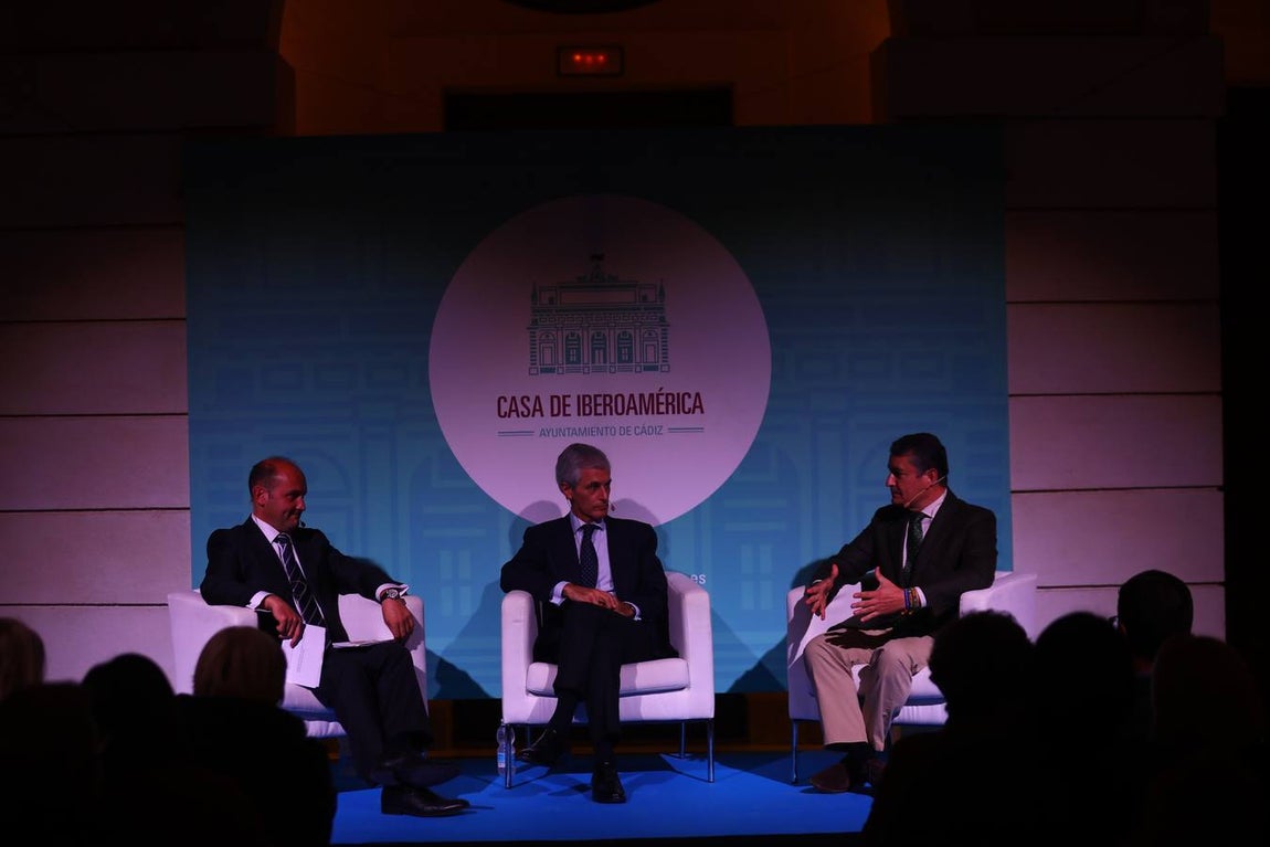 Adolfo Suárez Illana en las Tribunas populares con una charla coloquio en Cádiz