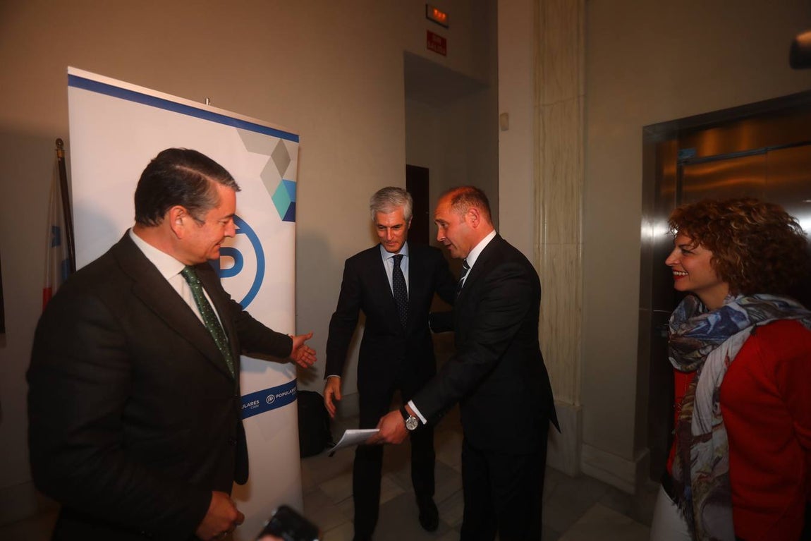 Adolfo Suárez Illana en las Tribunas populares con una charla coloquio en Cádiz