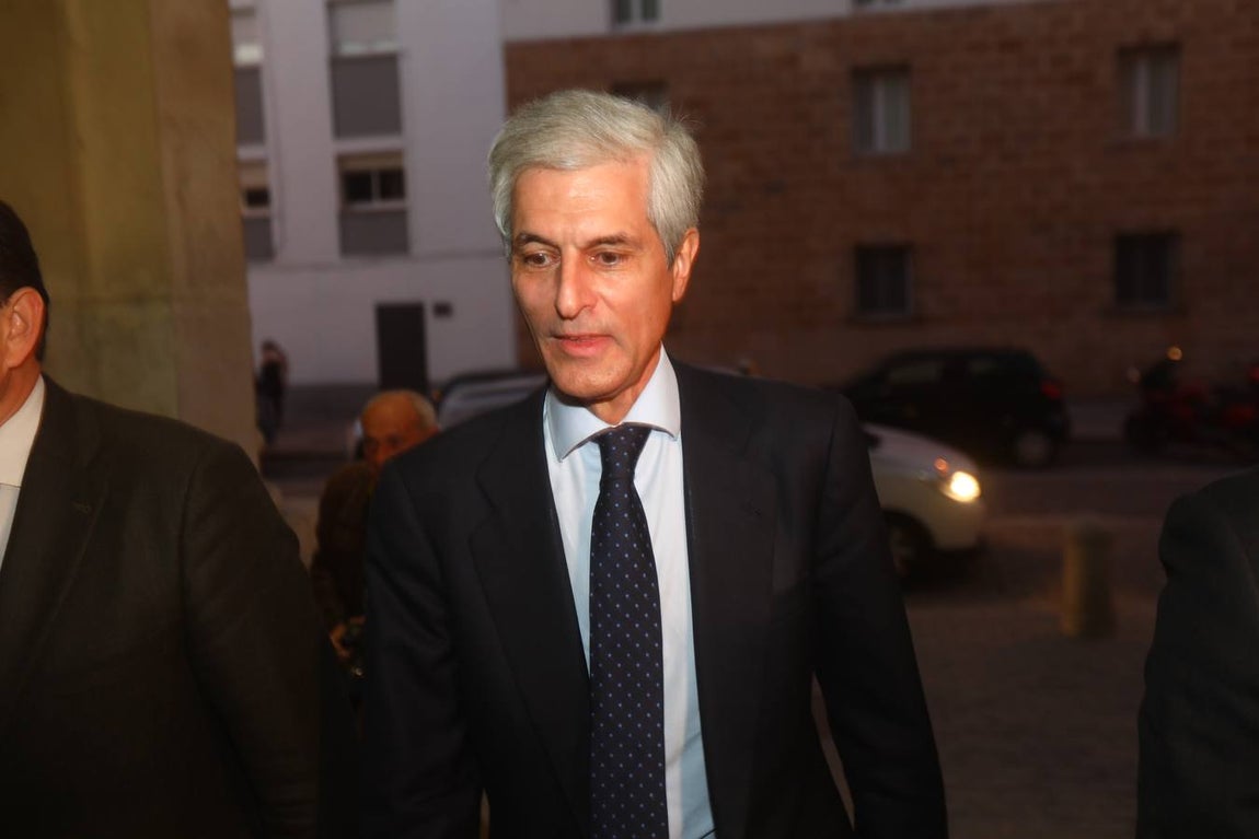 Adolfo Suárez Illana en las Tribunas populares con una charla coloquio en Cádiz