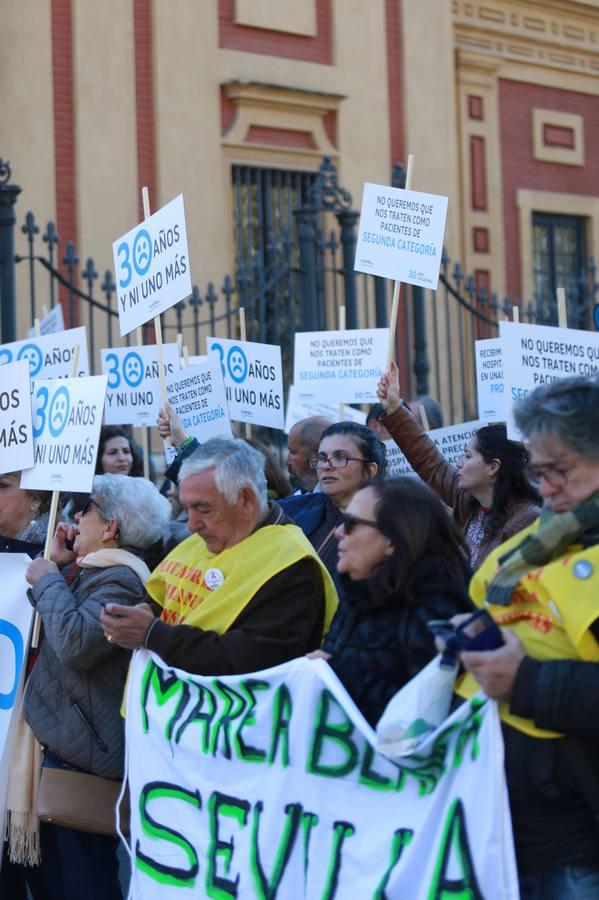 Los discapacitados denuncian las barreras con las que se encuentran en Sevilla